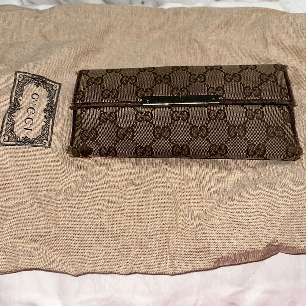 Gucci brown wallet